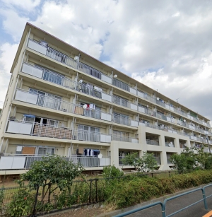 運営会社所在地にある建物の外観